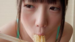 サムネイル 大至急貴方はカップラーメンになって下さい。あむちゃんが息を吹きかけ、すすってくれます。