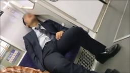 サムネイル Japanese Old Man on the train