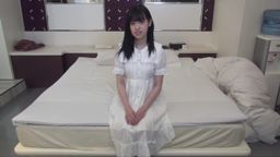 サムネイル 巨乳 18 歲 可愛い 素人 AV 無修正 Sex Video