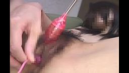 サムネイル オモチャ二刀流でオナニーしまくる変態素人女子！クリも穴も大好きィ！
