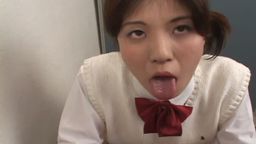 サムネイル 【個人撮影】【顔出し】制服ひかるが２発のザーメンを机でネバスペ【素人】【J】
